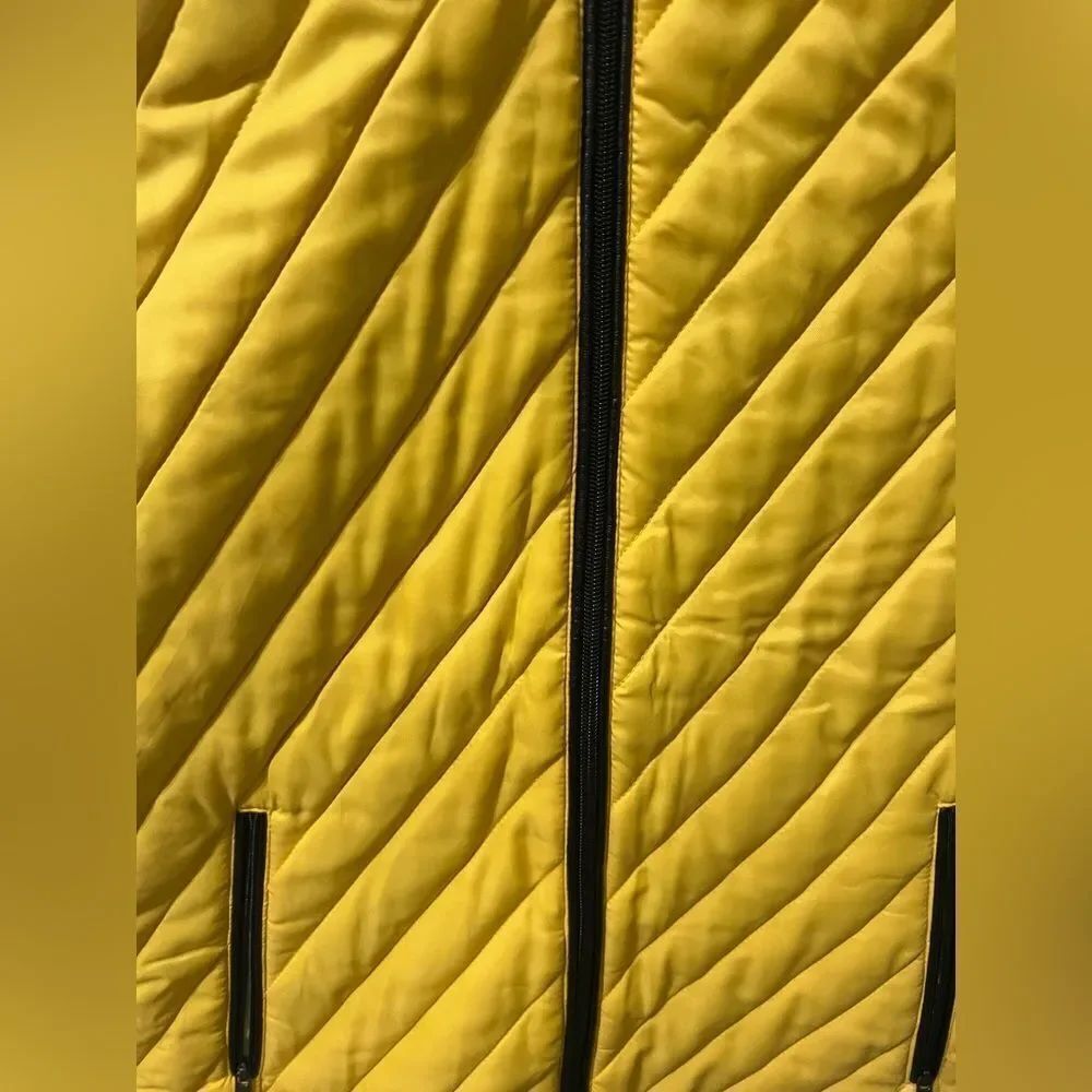 DKNY SZ M Men's Quilted Yellow Black Puffer Vest DK34VT1808 $108 - Picture 3 of 7